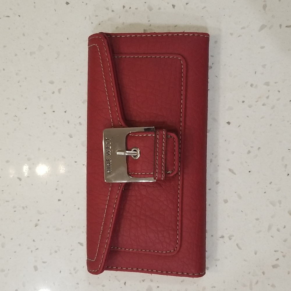 Nine West wallet